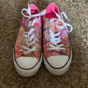Converse Tennis Shoes